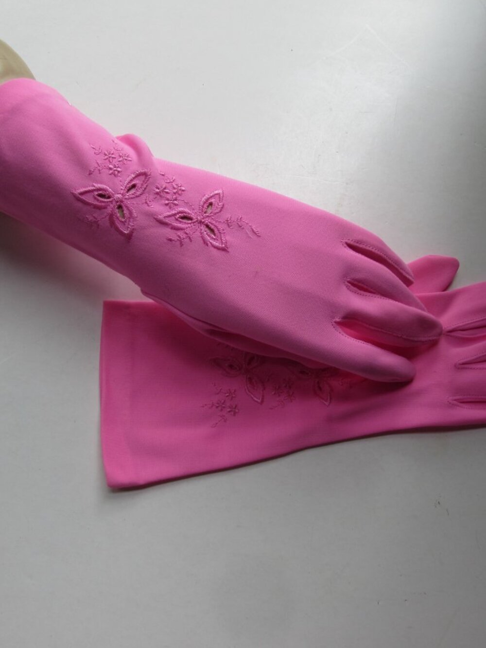 Vintage Ladies Gloves Fuchsia Pink Nylon All Sizes